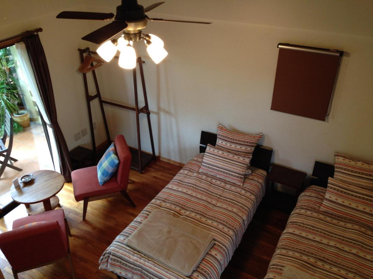 Akachichi Guesthouse Онна Екстер'єр фото