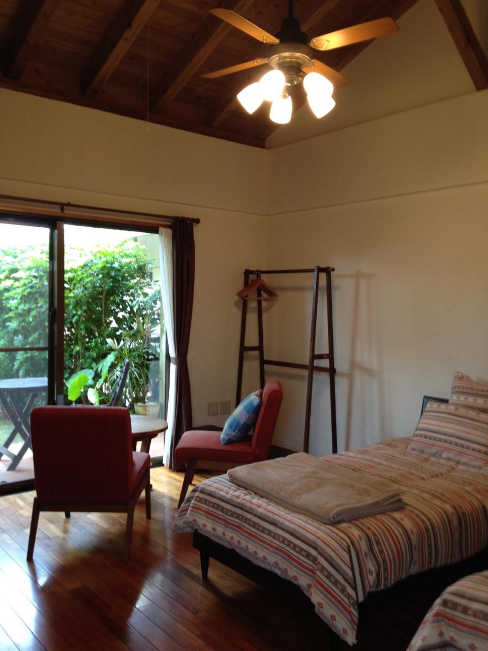 Akachichi Guesthouse Онна Екстер'єр фото
